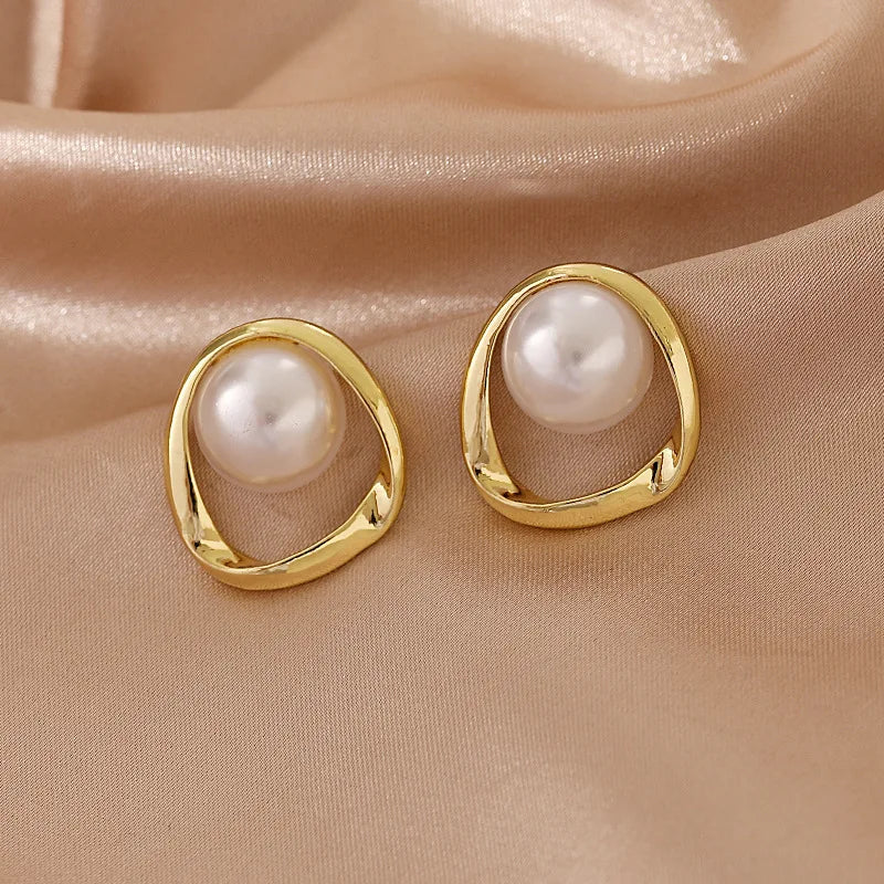 Pearl Earring