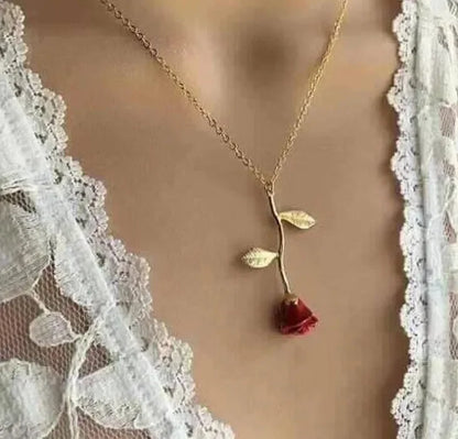 Rose Pendant Necklace