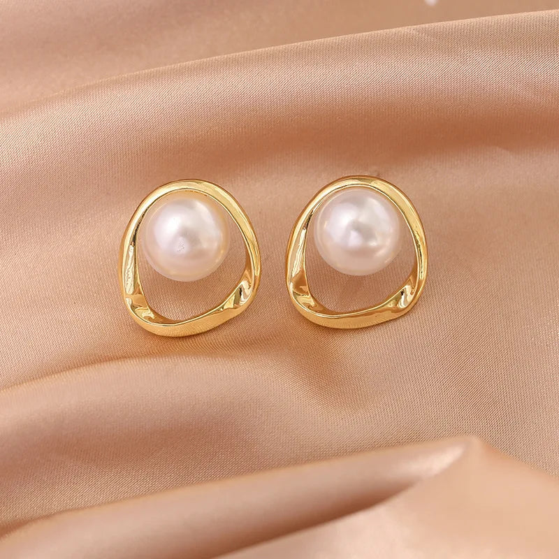 Pearl Earring