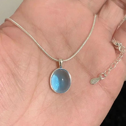 Oval Aquamarine Pendant